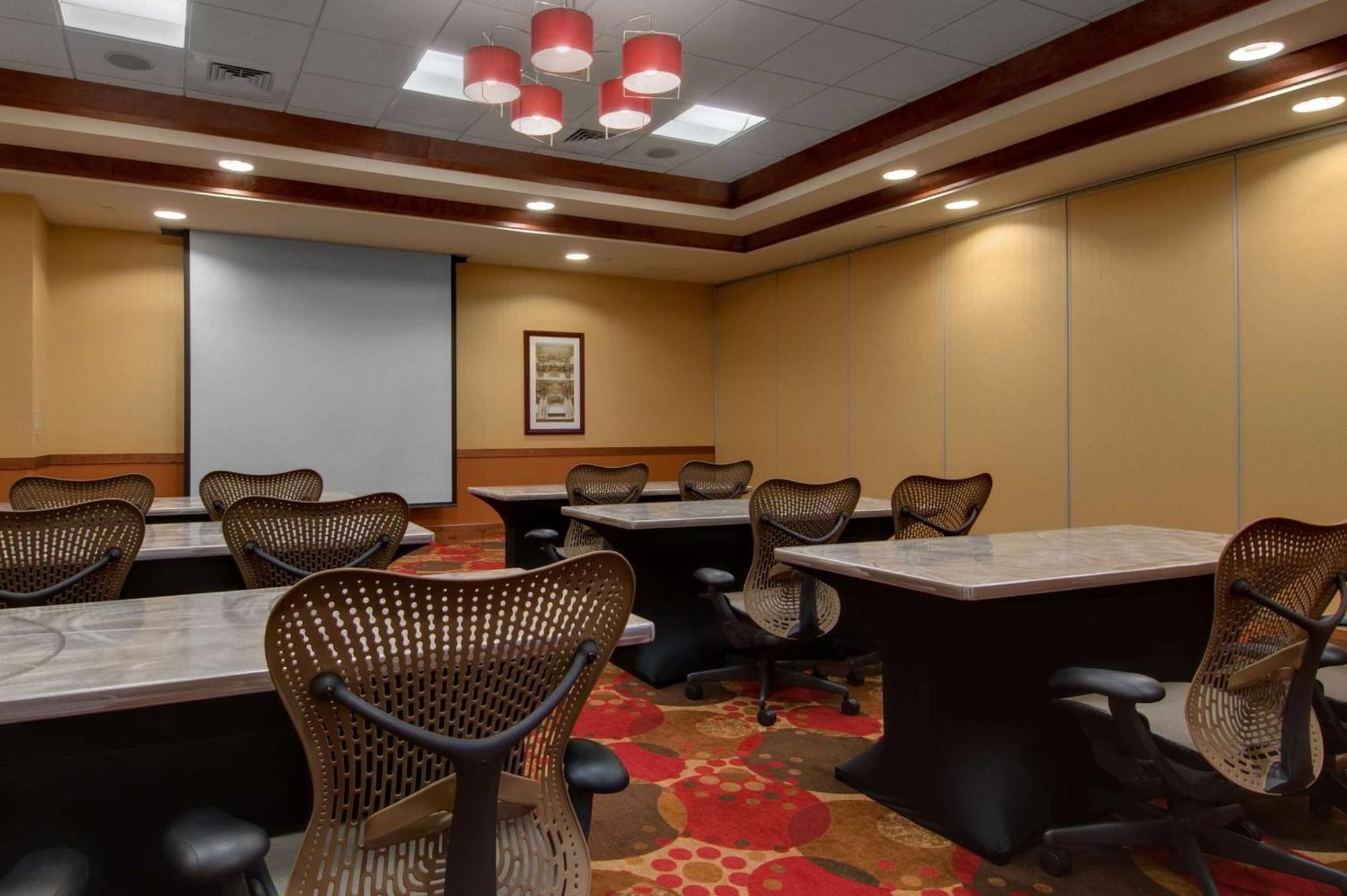 Hilton Garden Inn Milwaukee Airport Perniagaan gambar